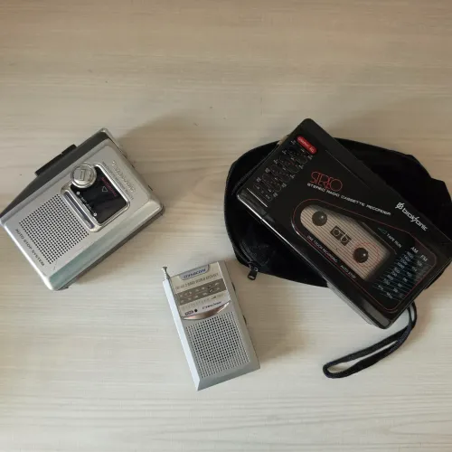 Gravador Panasonic, Rádio Dynacon e BroookSonic rádio e toca fitas