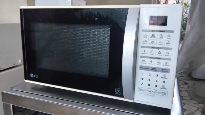Microondas LG em bom estado 3 meses de garantia