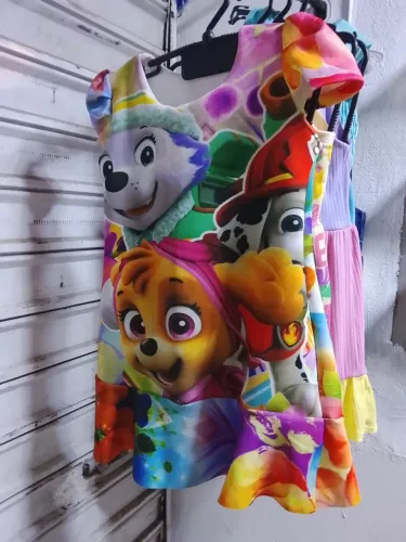 Fechando loja 70 conjunto de criança menino e menina saindo a 10 reais pra vender hoje