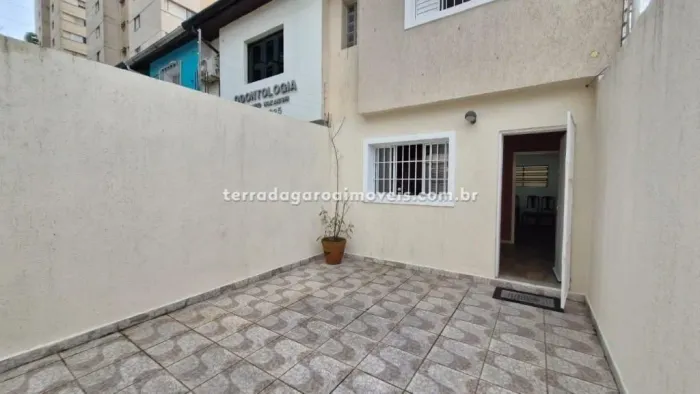 Casa Comercial de Alto Padrão para Locação no Brooklin, São Paulo-SP: 5 Salas, 2 Banheiros
