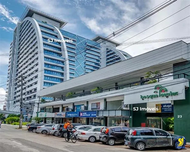 Sala comercial em frente à Praça das Flores e ao lado do BS Design