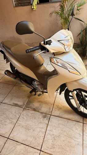 Honda biz 125, completa !! Baixo km, sem detalhes de uso