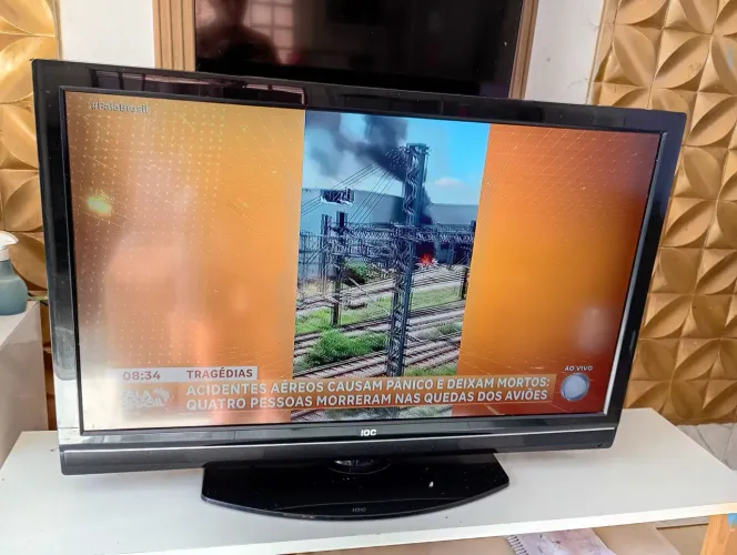 TV AOC 43"