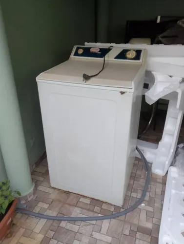 Máquina de lavar roupas brastemp