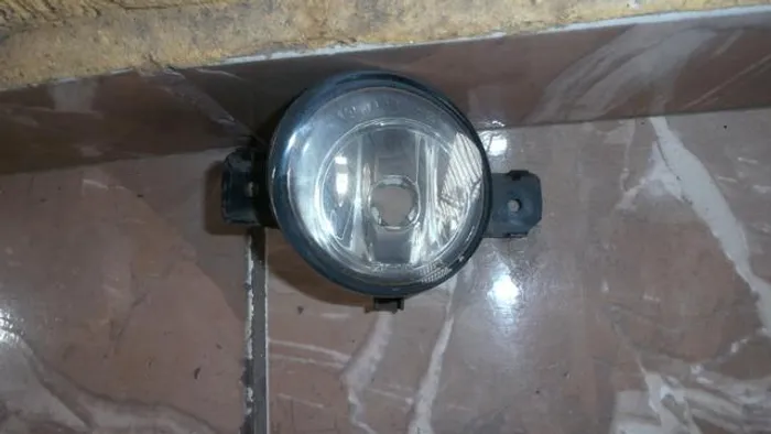 Farol de milha Nissan Tiida