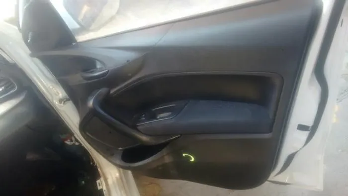Forro de porta do Fiat argo 2018
