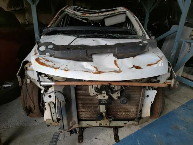 Sucata EM peças Nissan Tiida 1.8