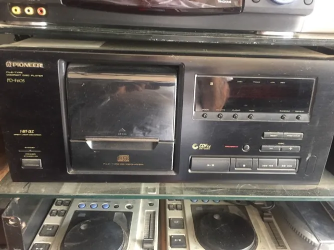 Disqueteira Pioneer 25 cds