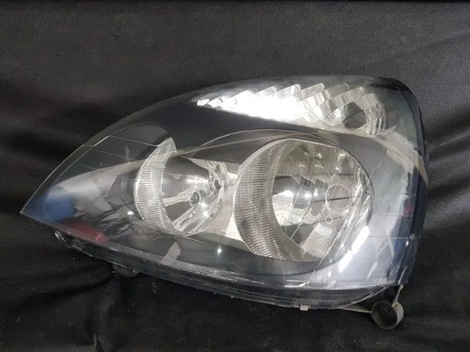 Farol Clio Mascara Negra.