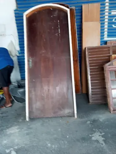 Porta em arco com fechadura colonial!