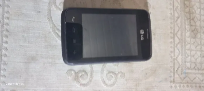 Celular antigo, lg  não sei se está funcionando 