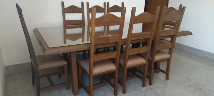 Conjunto de mesa em sucupira com 8 cadeiras