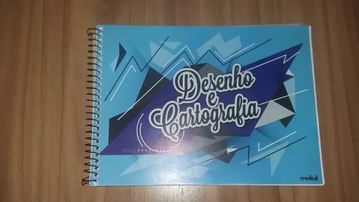 Caderno de desenho e cartografia