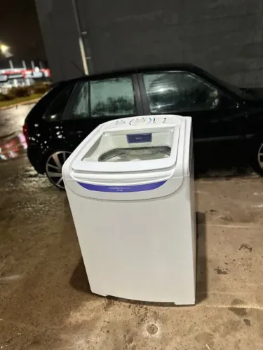 Máquina de lavar Eletrolux 15 kg semi nova