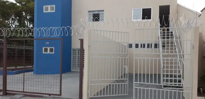 Vendo um sobrado com salão comercial, próximo da Av. Bom Pastor em Campo Grande MS.