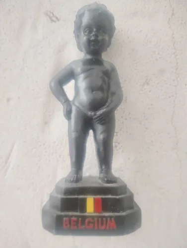 Linda estatueta/escultura do Manneken Pis de Bruxelas/Bélgica. Raridade!
