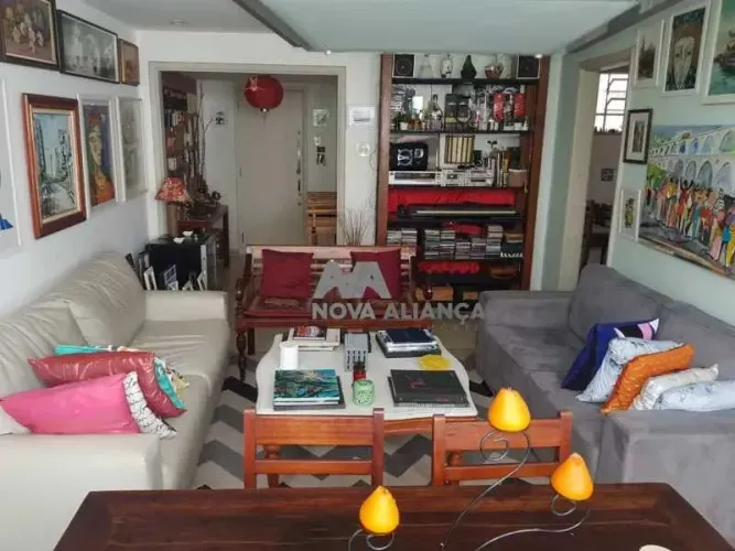 Apartamento - Padrão / Residencial / Lagoa