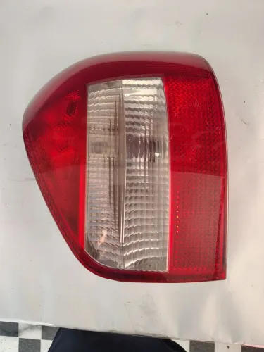 Lanterna traseira direita Audi A3 ano 2001 A 2006 original usada 