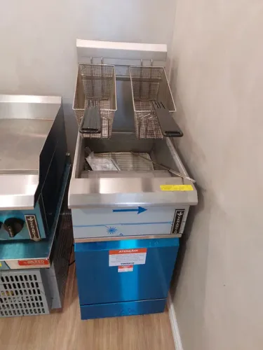 Fritadeira a gás 20L alta produção nova pronta entrega