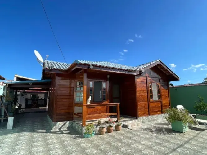 Amparo imóveis-Vende 2 quartos sendo 1 suíte área gourmet e piscina-Araruama