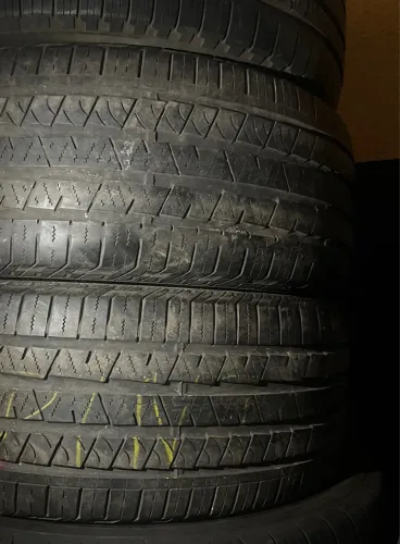Par de pneus 20 Evoque , Camaro 245/45 R20 semi novos