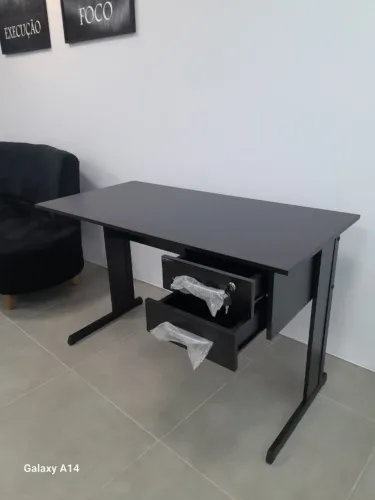 Mesa para escritório preta 