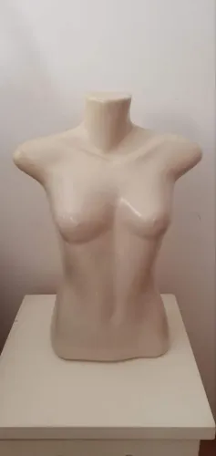 3 Torsos Femininos expositores para Loja de Roupas
