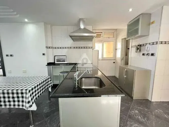 Apartamento 2 Quartos (Suíte) | 77m² | Mobiliado | Cozinha Americana | Janela Antirruído |