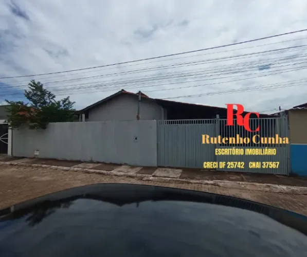 Vendo casa 04 quartos em condomínio Santo Antonio do Descoberto
