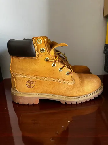 Bota timberland yelow boot tamanho 35