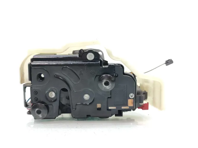 Fechadura Porta Traseira Esquerda Vw Jetta Variant 2011 2012