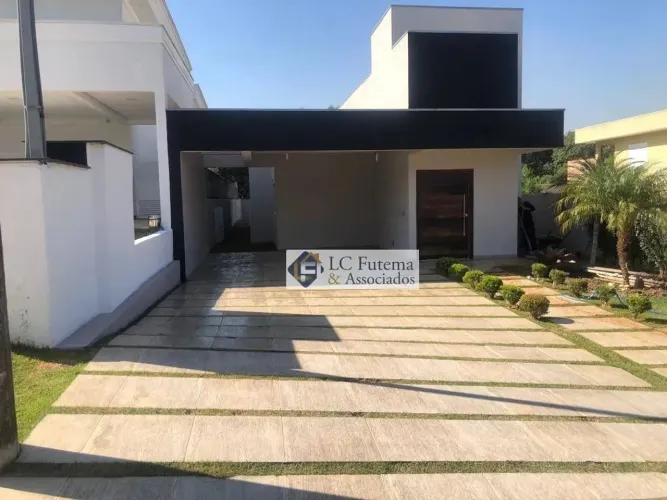 Casa em Condomínio em Terras de Santa Adélia