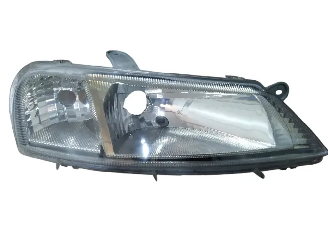 Farol Direito Celta 2001/2006 Cristal 