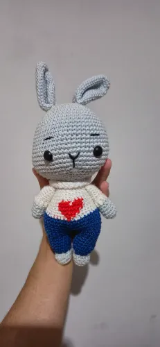 Coelhinho amigurumi - 22cm