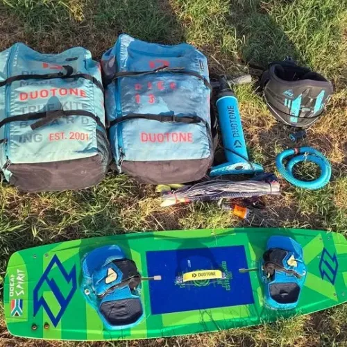 Kitesurf Duotone Dice 10m e 12M + Barra + Prancha