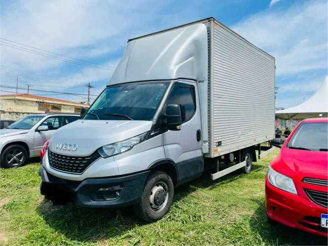 Iveco Daily Chassi 35-150 longo 3.0 diesel - impecável 