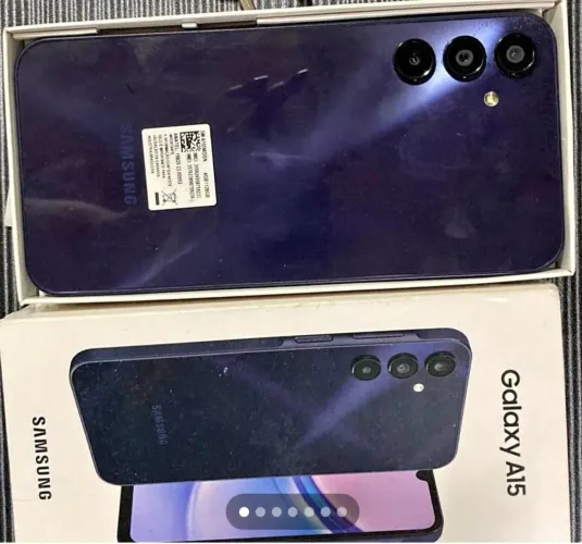 Vendo A15 novinho  celular de procedência valor 600 tem caixa nota fiscal foi pro email 