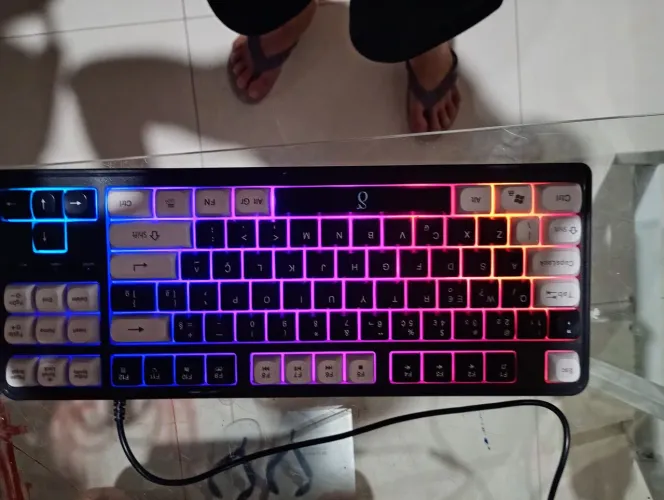 Teclado semi mecânico com iluminação rgb