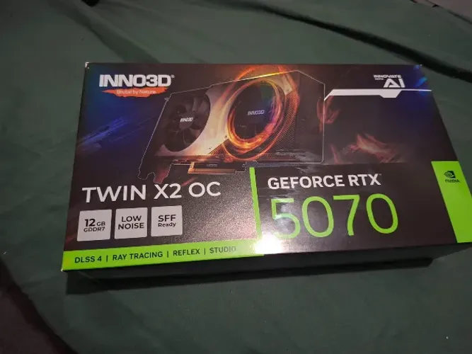 Placa de vídeo RTX 5070 Inno3D Twin OC