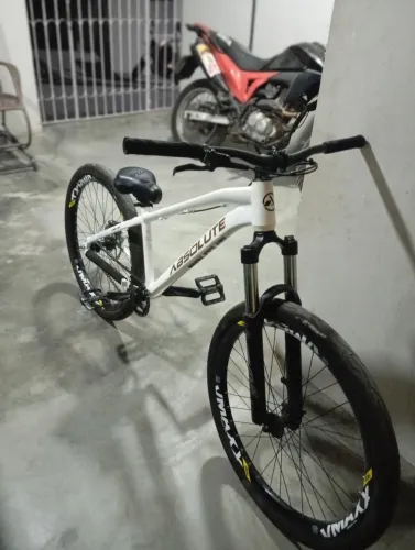 VENDO ABSOLUTE BRUTUS LEIA A DESCRIÇÃO
