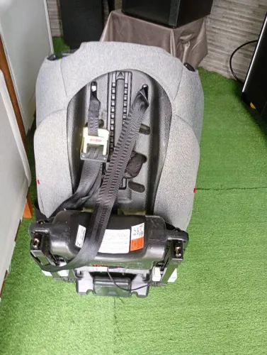 Cadeira Infantil para automóveis.