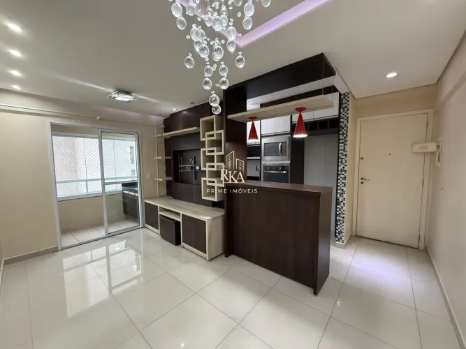 Apartamento com 61m², 2 dormitórios sendo 1 suíte, 1 vaga para locação no condom