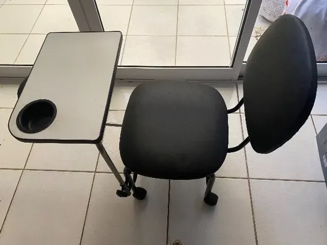 Mesa ciranda para manicure