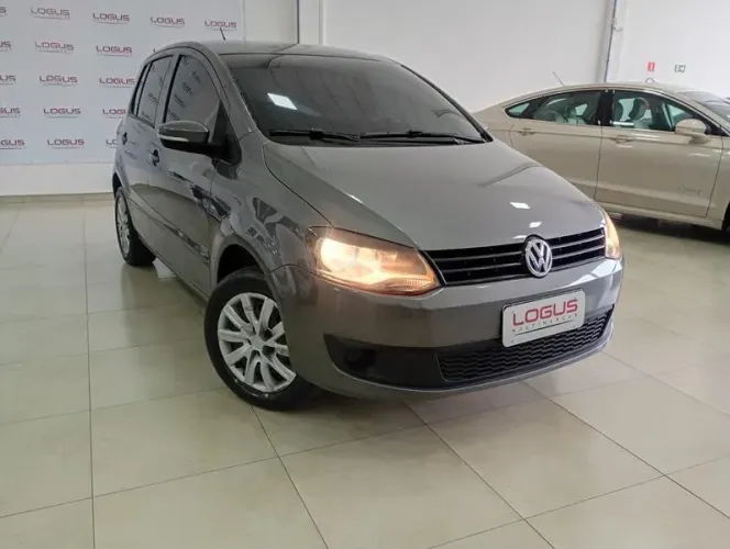 Volkswagen Fox Trendline 1.0 Flex 8V 5P 2012