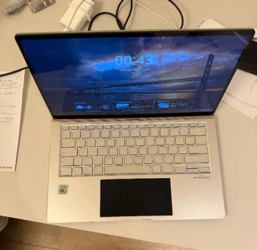 Asus Zenbook 14 Intel Core I7 SSD 256gb RAM 8gb UX434FAC 