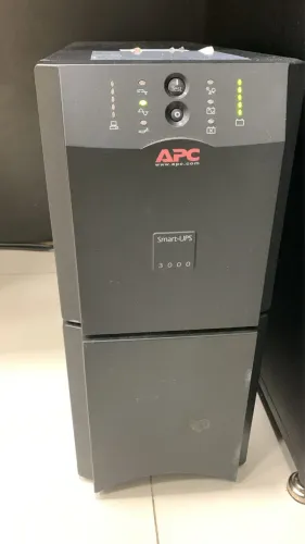 Nobreak APC 3KVA