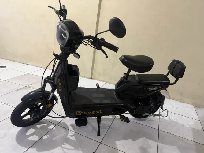 Moto elétrica com 350w único dono pouquíssima rodada