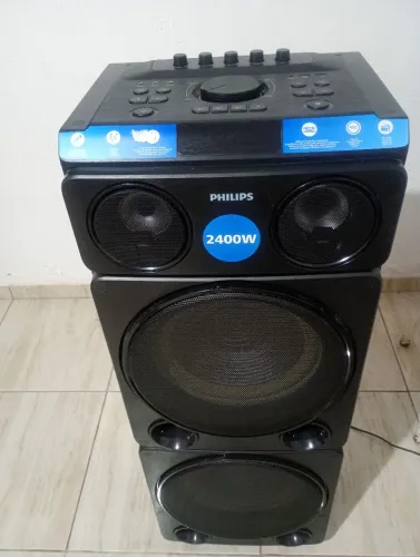 Vende uma caixa de som Philips semi usada, ( no estilo torre )