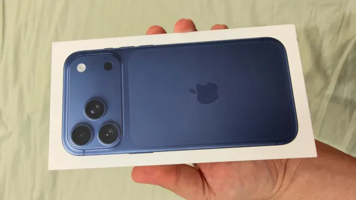 IPHONE 17 pro max azul 256, bateria 88%