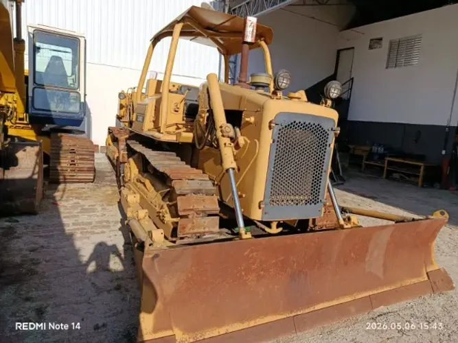 Trator de Esteiras Caterpillar D4E PS